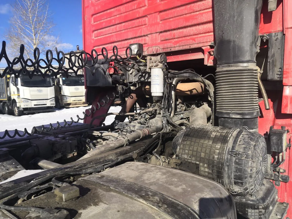 Shacman (Shaanxi) SX* 6x6 Седельный тягач SX42586V385 (Дизельный, 11,6 л, 423 л.с, МТ)