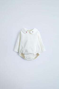 ZARA БОДИ С КРУГЛЫМ ВОРОТНИКОМ И ЦВЕТОЧНОЙ ВЫШИВКОЙ, ЖЕЛТОВАТО-БЕЛЫЙ