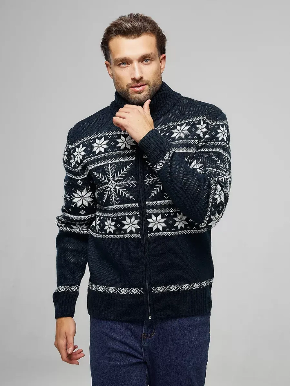 Свитер новогодний на молнии с высоким воротником