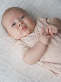 Боди-кимоно с коротким рукавом "Нюд" из ажурного хлопка 0+