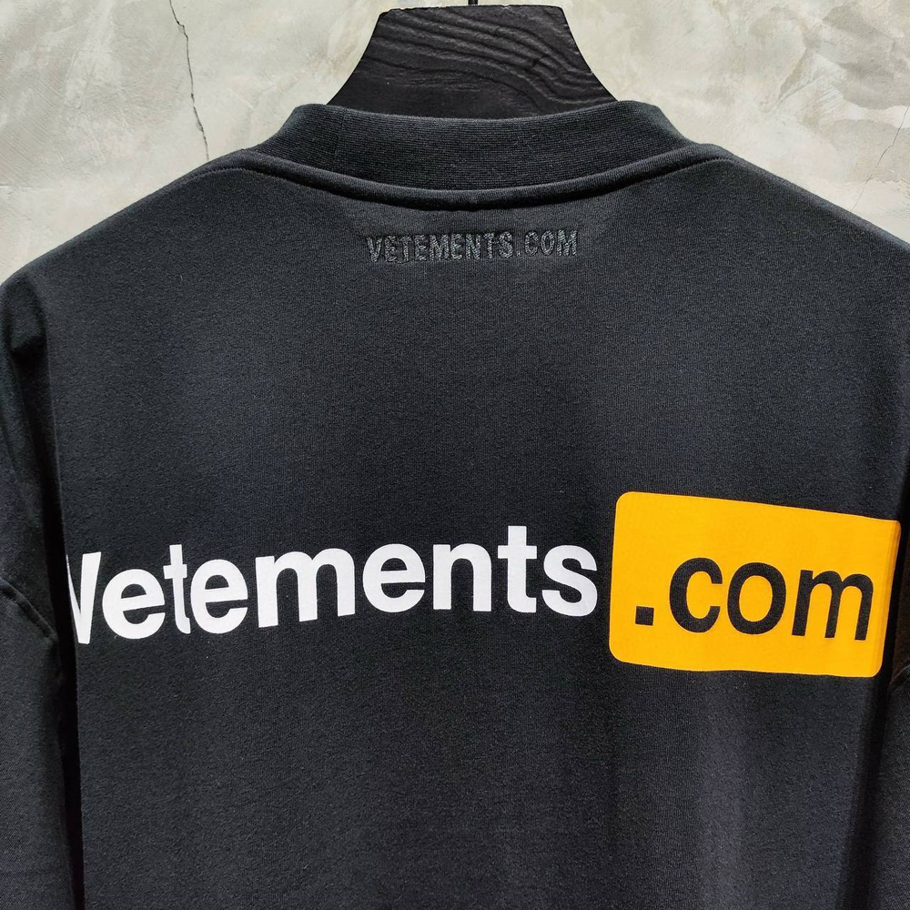 Футболка Vetements