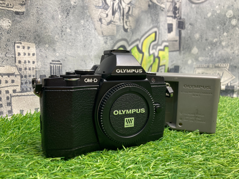 Olympus OM-D E-M5 10.800 кадров