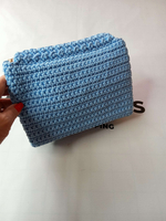 Сумка вязанная с двумя отделениями на ремне.