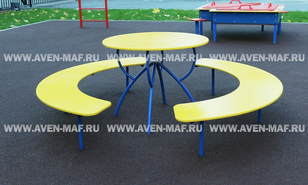Детский столик со скамейками