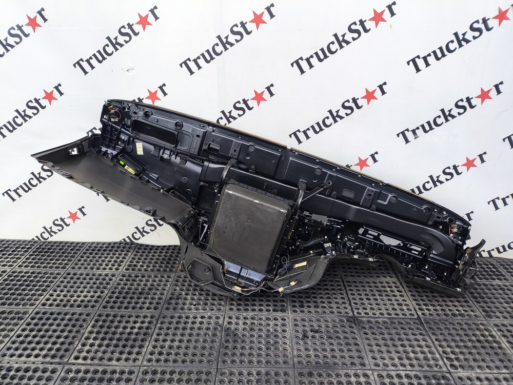 Торпедо салона кабины в сборе