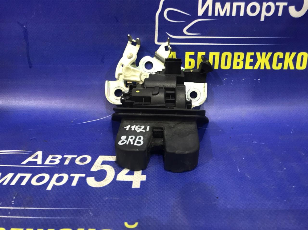 Замок багажника AUDI Q5 2009-2012
