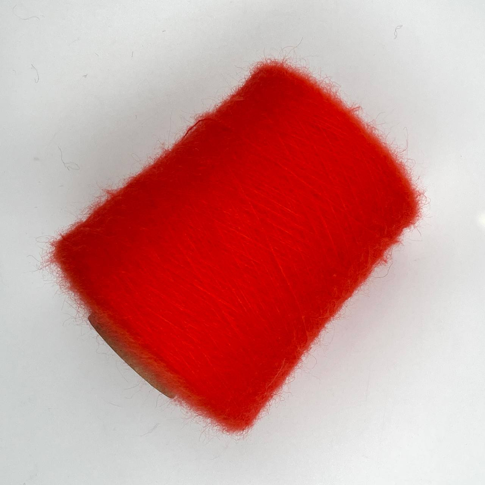 Кид-мохер 70%, шелк 18%, па 12%, 1000м/100г, морковный