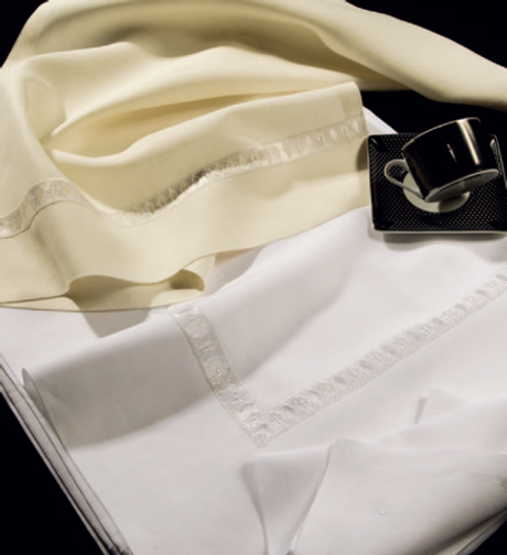 Скатерть 180x270 и 12 салфеток Cesare Paciotti Miss Claire белые