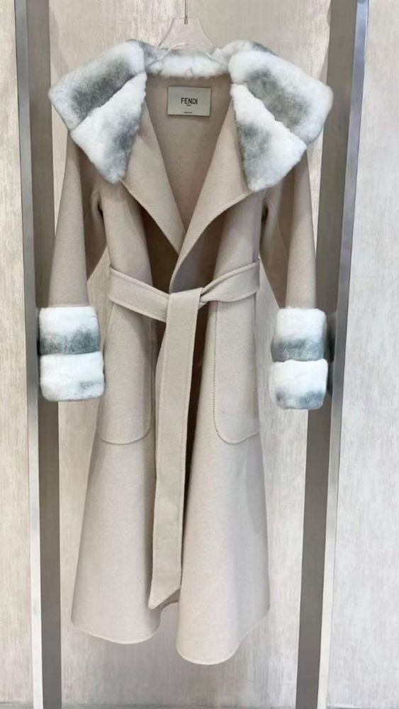 Пальто Fendi