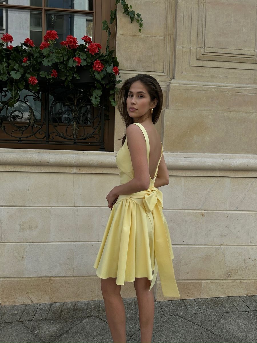 Платье из хлопка с завязкой мини лимонное