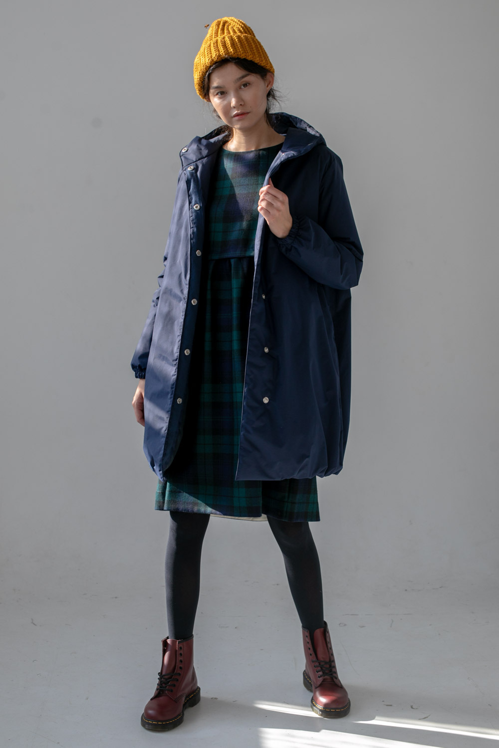 Темно-синяя зимняя куртка