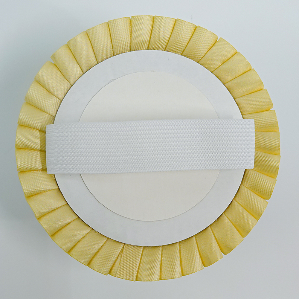 Номер участника, крепление в ассортименте. Диаметр 115 мм. с плиссе. Цвет номера и плиссировки GOLD.