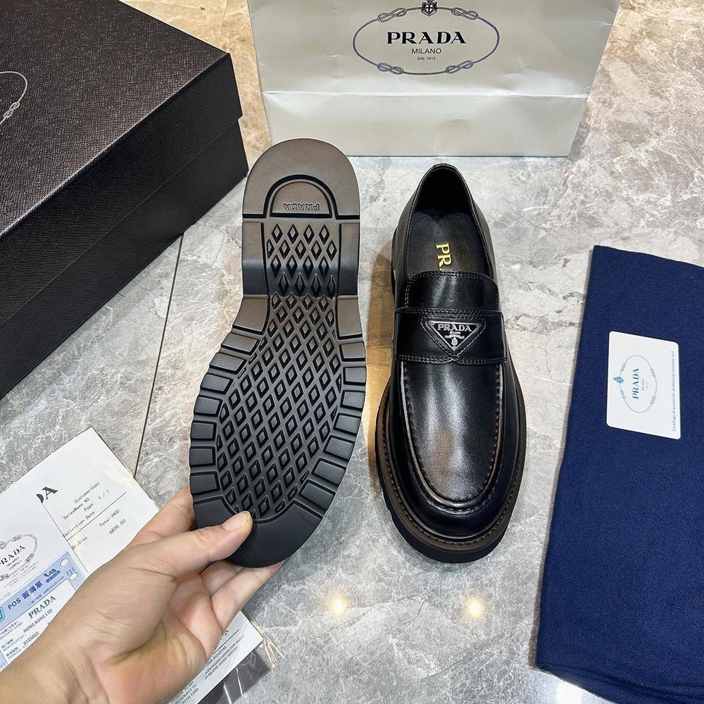 Лоферы Prada