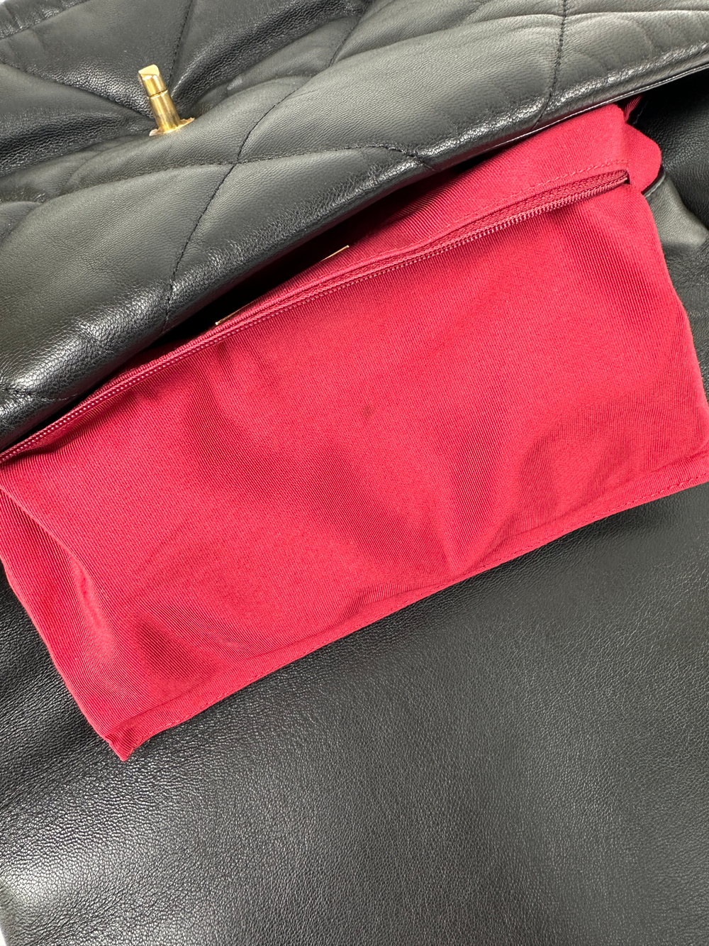 Сумка Chanel 19 Large Flap Bag