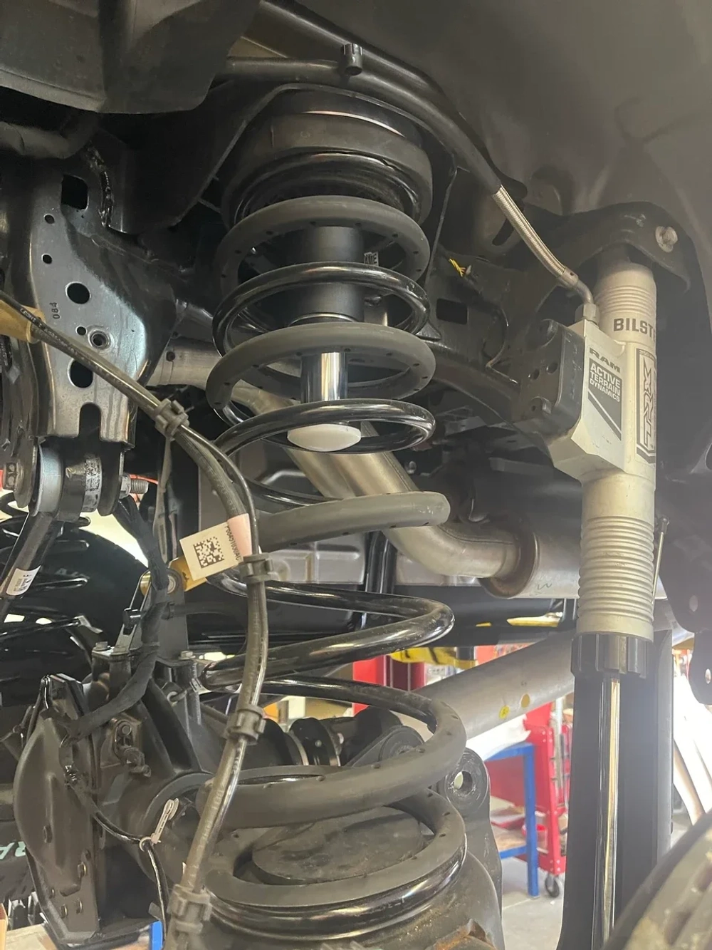 Комплект задних буферных отбойников для Ram TRX 2021+ с опциональными гидравлическими буферами