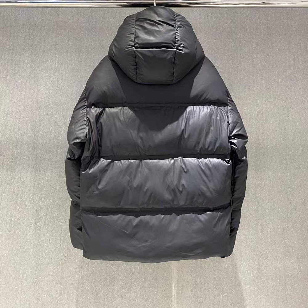 Пуховик Prada