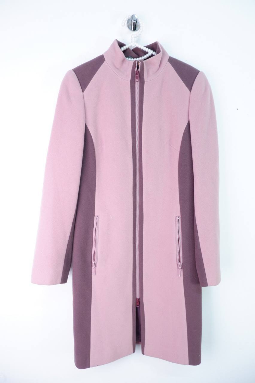 Пальто красивого пудрового оттенка, визуально 42 размер