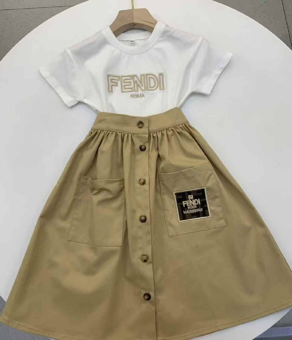 Юбка и футболка Fendi