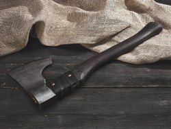 Топор "Время быть сильным", рукоять комель берёзы (морилка)