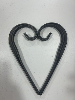 Кованый элемент "запятая" размером 200* 85мм профильная труба 15*15мм.