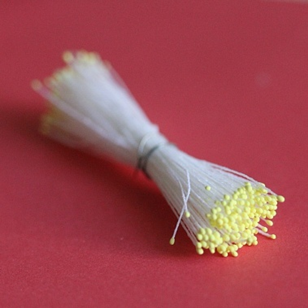 Тычинки мелкие (С желтым кончиком)