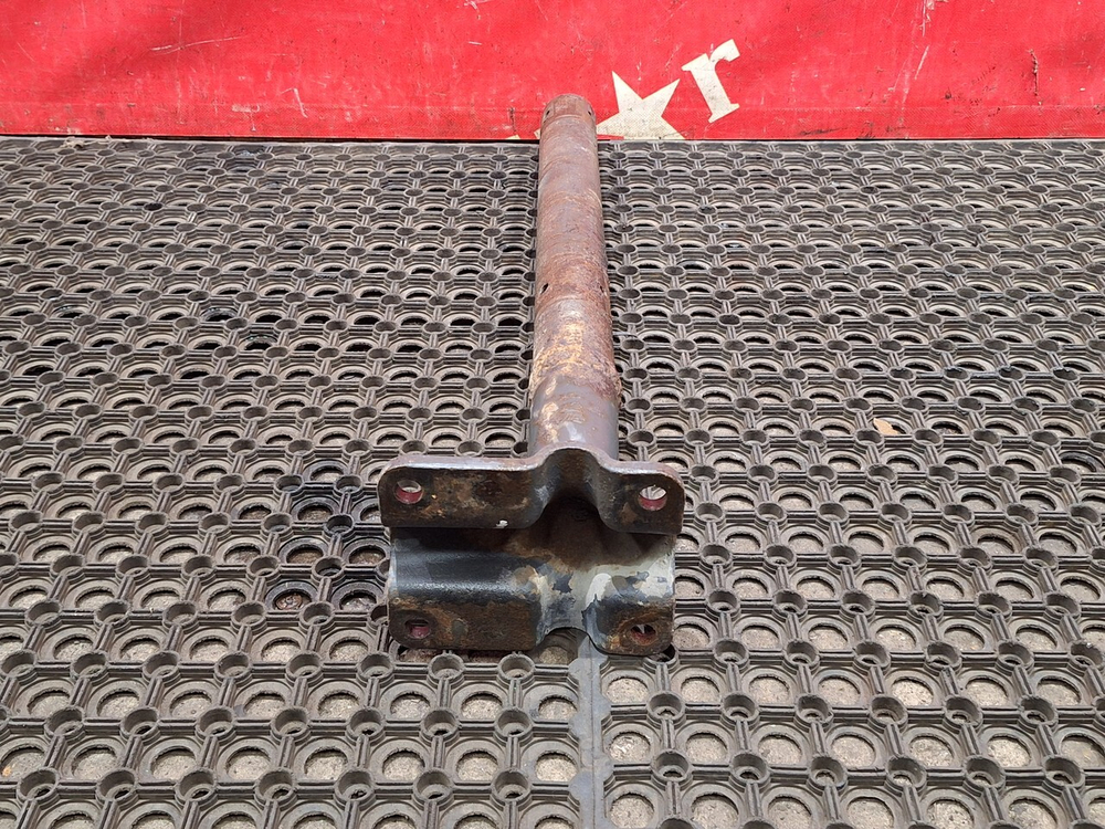 Кронштейн крыла заднего