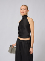 Топ халтер с открытой спиной из атласа