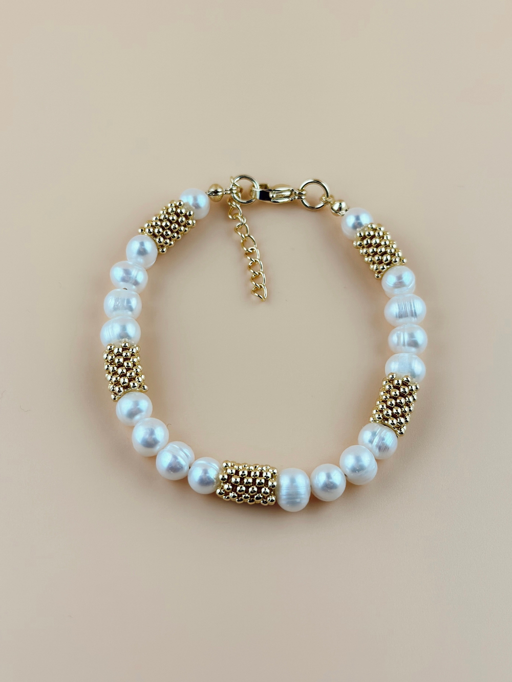 Браслет с золотыми вставками (крупные)