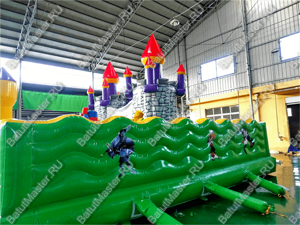Большой надувной батут "Средневековье" 8*8*5 м