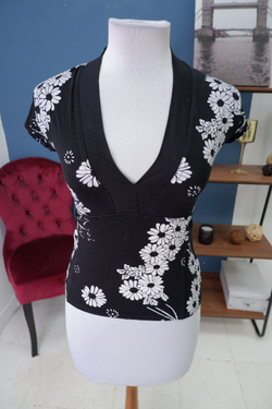 Блузка Exhibit  с цветами 44 размер