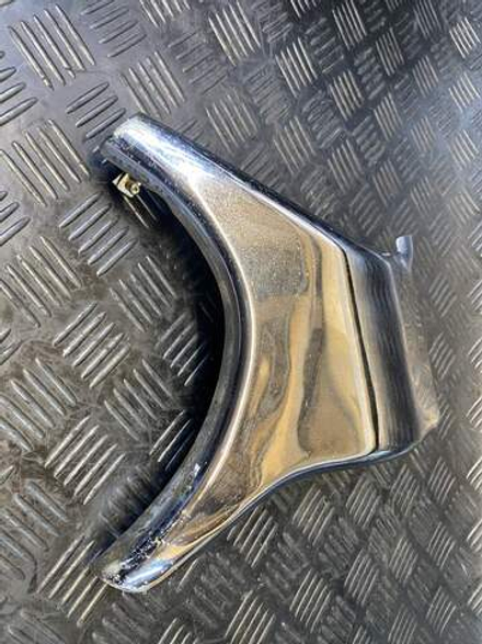 Крышка рамы левая Suzuki Intruder VS750 VR51A