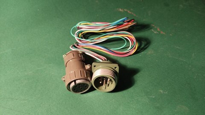 Вилка и розетка для стационарного бетононасоса (для приемника радиоуправления)