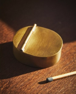 ZARA HOME МЕТАЛЛИЧЕСКАЯ ПЕПЕЛЬНИЦА С КРЫШКОЙ