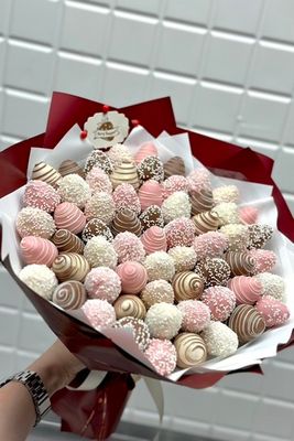Букет из клубники в шоколаде Classic Чудное мгновение