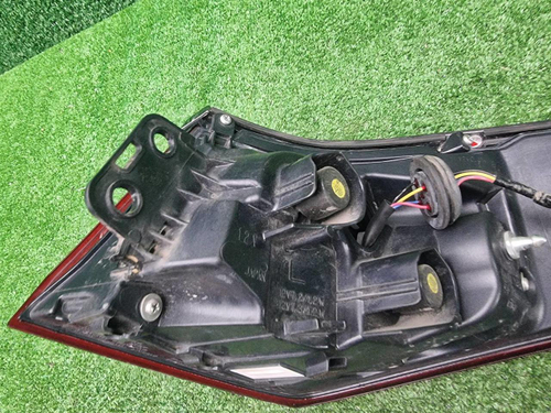 Фонарь левый внешний Lexus ES 7 (2018-2024)