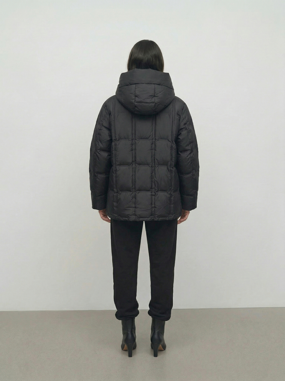 Легкая пуховая куртка