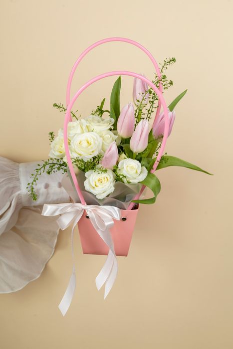 Композиция "Весна в ладонях"