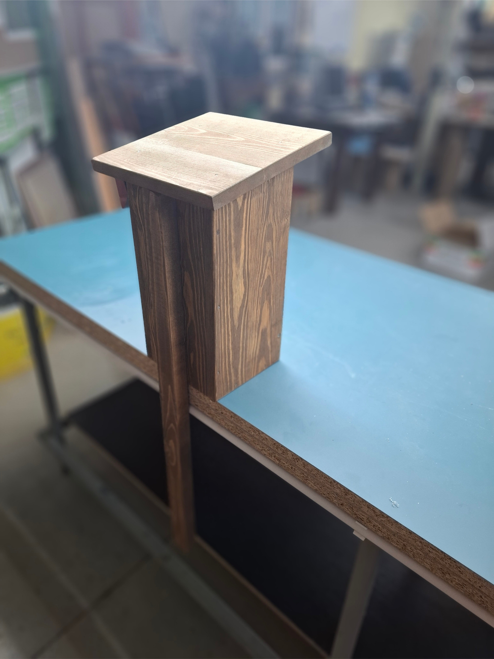 Скворечник-бар деревянный, выдвижная шотница со стопками