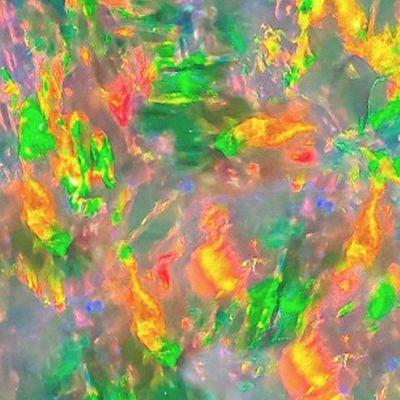 Радужные блики  камне