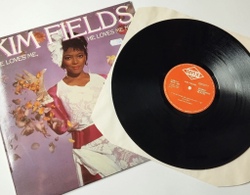 Винтажная виниловая пластинка LP Kim Fields He Loves Me He Loves Me Not (Spain 1984) 45 RPM Maxi Single