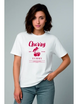 Белая футболка с вишней