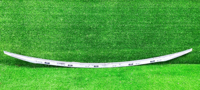 Молдинг крышки багажника Mercedes E W213 (2016-2021)