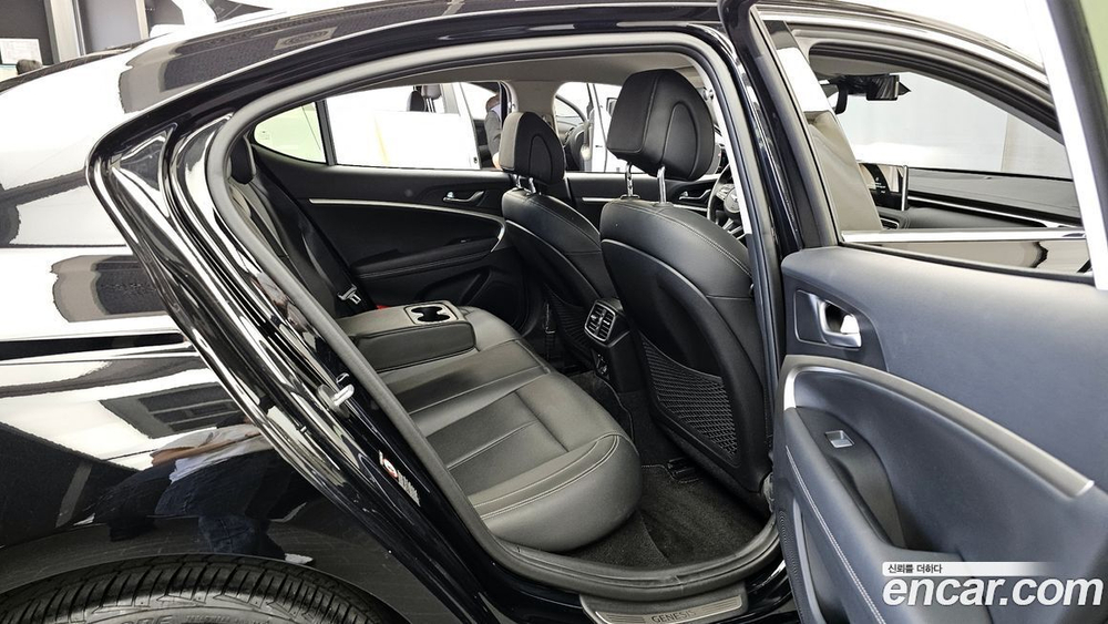 Genesis G70 2.0T (10.2019)