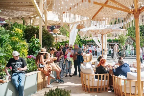 Комплект уличной мебели Woodland из массива эвкалипта, диван, 2 кресла, столик