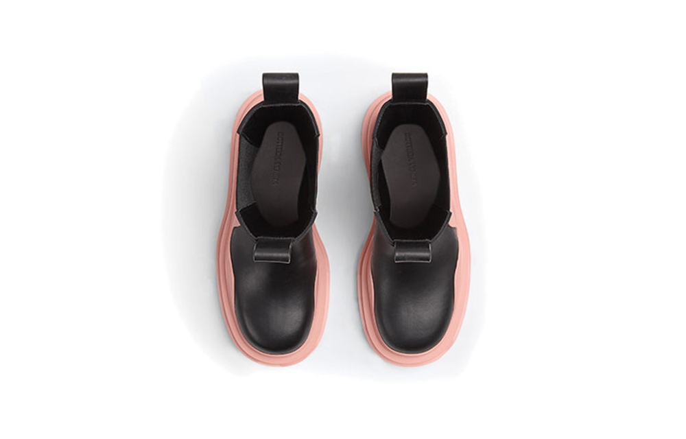 Bottega Veneta Tire Chelsea Boots Women"s Black Pink
