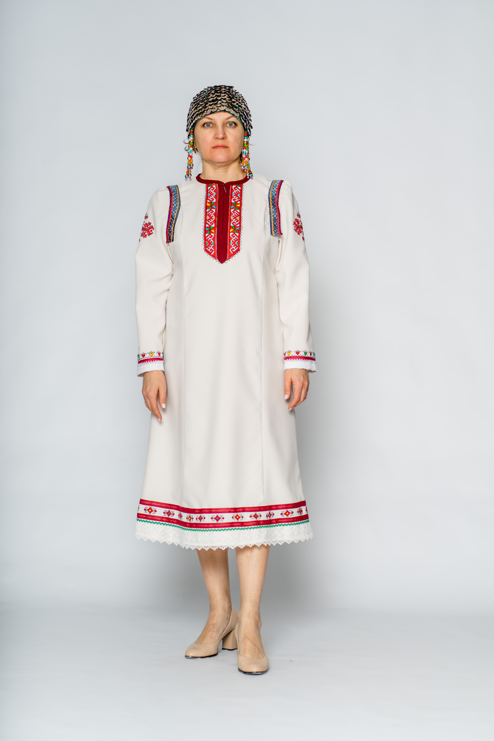 Платье женское с вышивкой