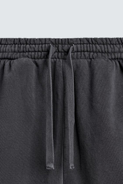 ZARA БАЗОВЫЕ ШОРТЫ-ДЖОГГЕРЫ С ЭФФЕКТОМ ПОТЕРТОСТИ, ТЕМНЫЙ АНТРАЦИТ