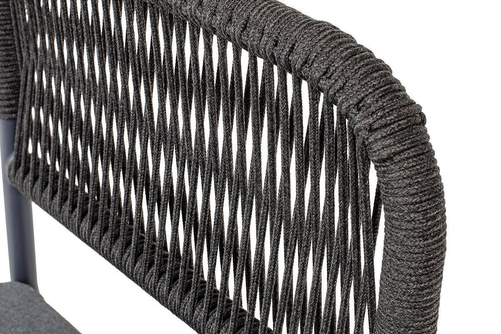 "Нуар" стул плетеный из роупа, каркас алюминий темно-серый (RAL7024) муар, роуп темно-серый круглый, ткань темно-серая 027