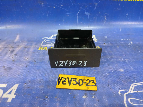 Пепельница TOYOTA CAMRY PROMINENT 1991