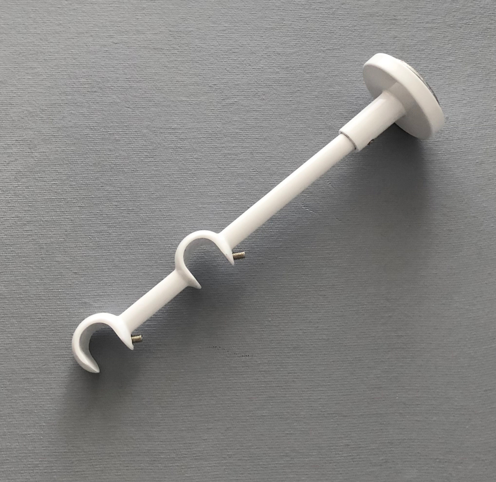 Карниз кованый "Заглушка Ост" d16 мм трехрядный со второй направляющей, цвет белый